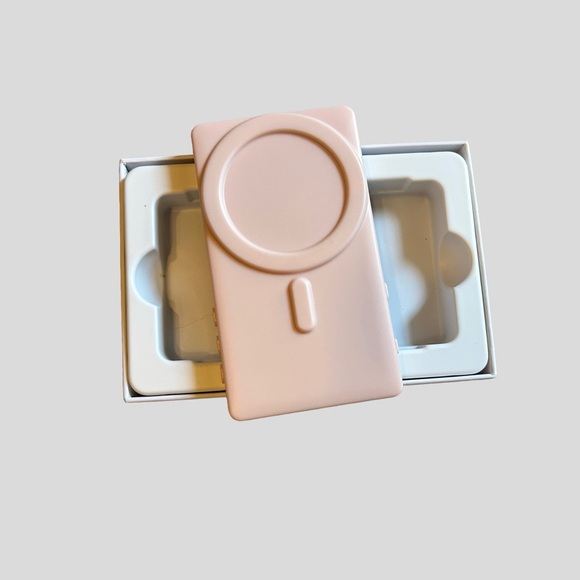 Selfie Monitor Screen & Remote - Picture 6 of 10